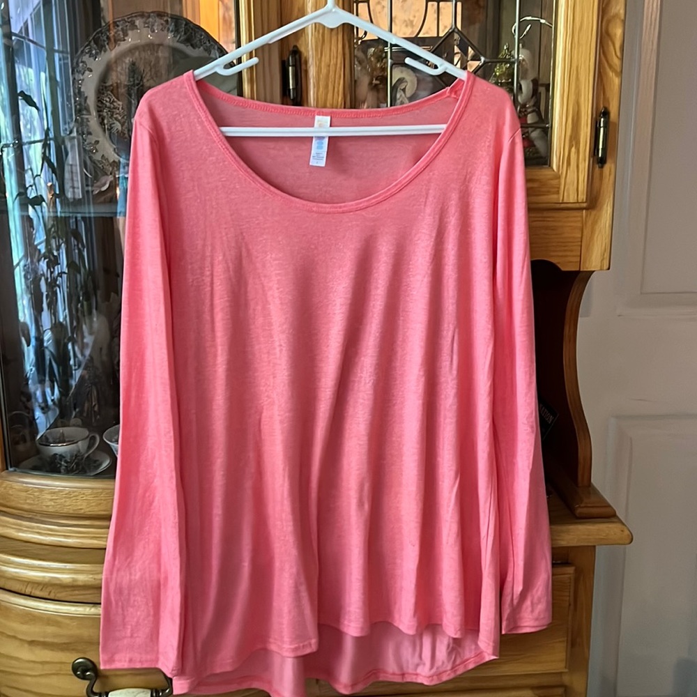 NWOT coral heathered long sleeve tee